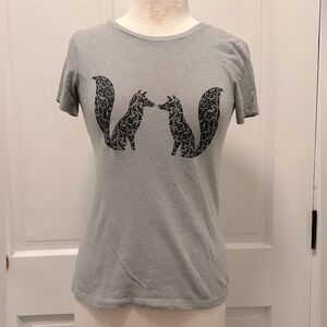 J. Crew collectors tee size XS with fun foxy graphic in gray.